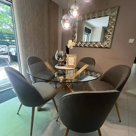 Nt Apartment *