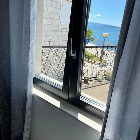 Nt * Kastela