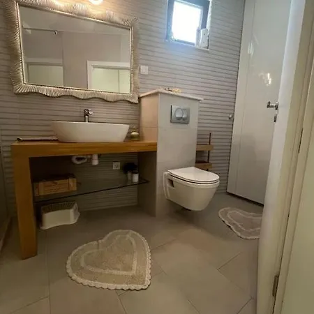 Nt Apartment *