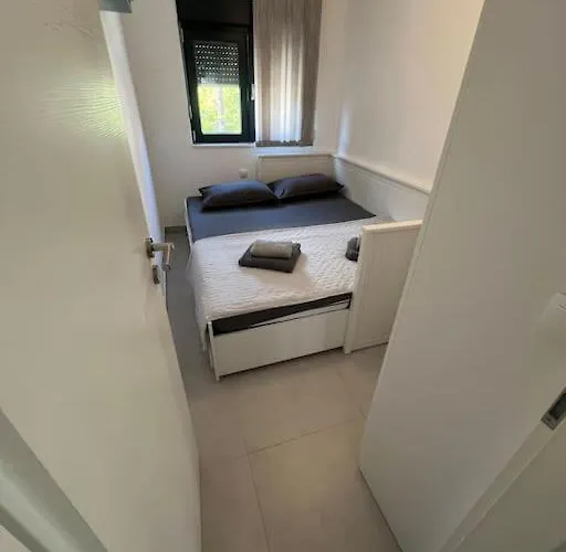Nt * Kaštela