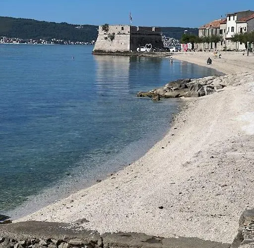 Nt * Kaštela